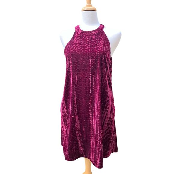 Listicle Dress Sz M Red Velvet Halter Shift Mini Length Holiday Glam Fairy - Picture 1 of 12